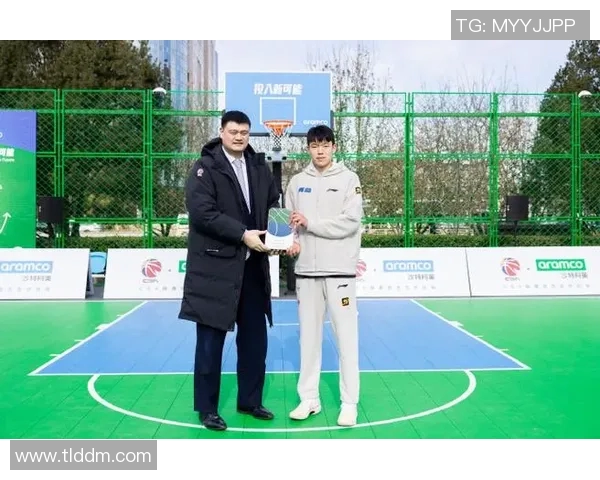 姚明：从篮球场到体育事业巨擘，跨越国界的中国体育传奇与全球影响力